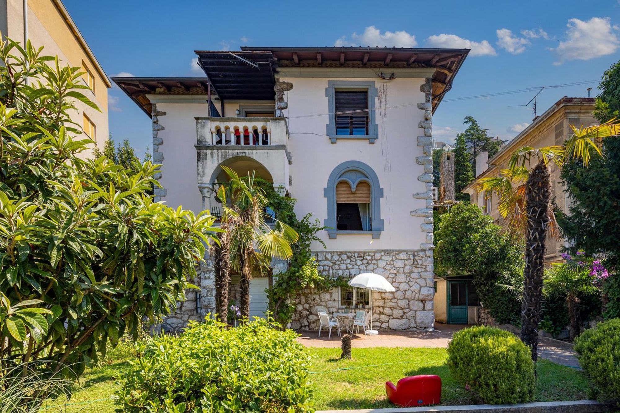 City Apartment With Garden - Happy Rentals Риека Экстерьер фото