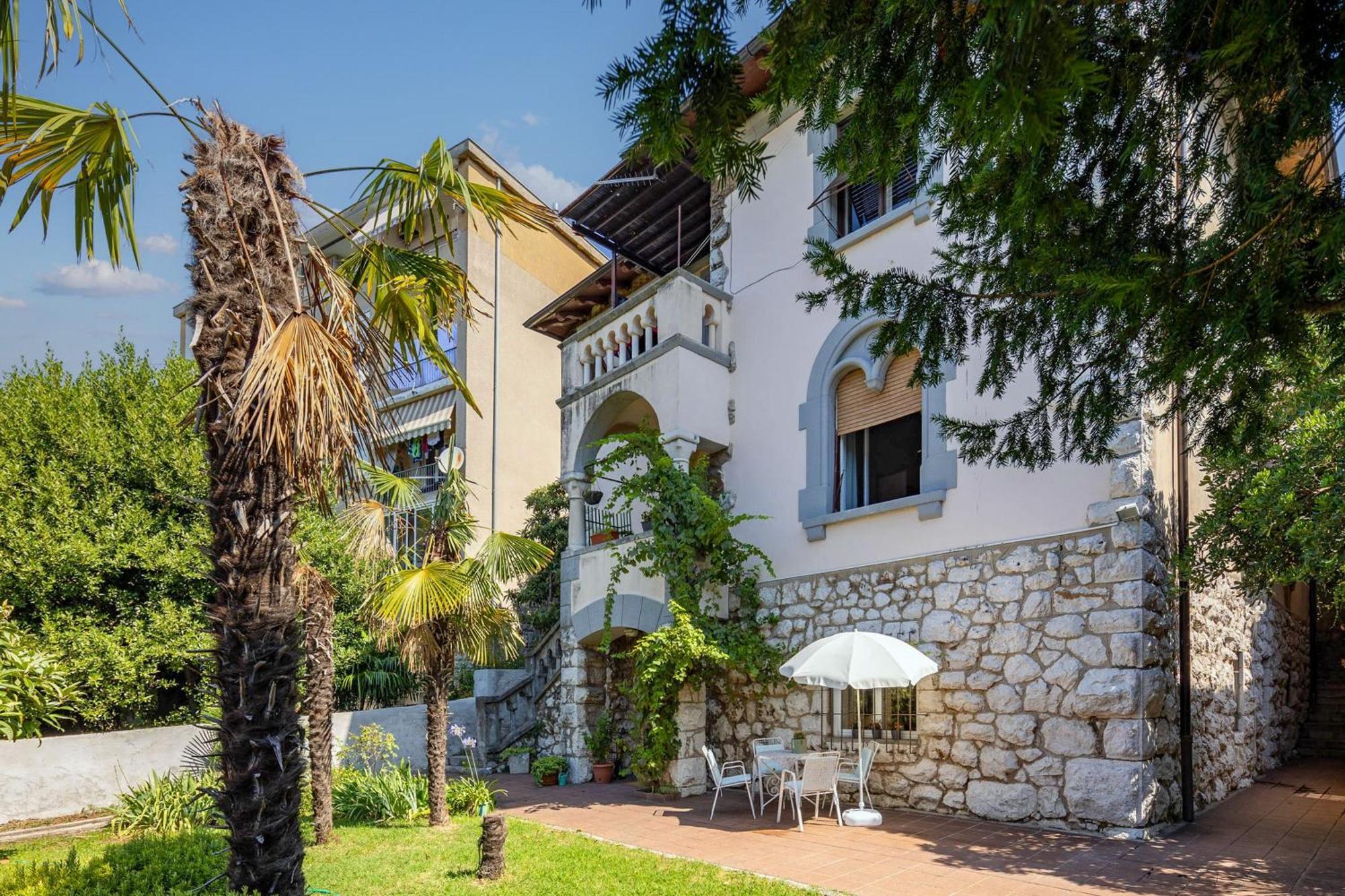 City Apartment With Garden - Happy Rentals Риека Экстерьер фото